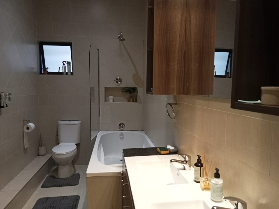 3 Bedroom Property for Sale in Beacon Bay Eastern Cape